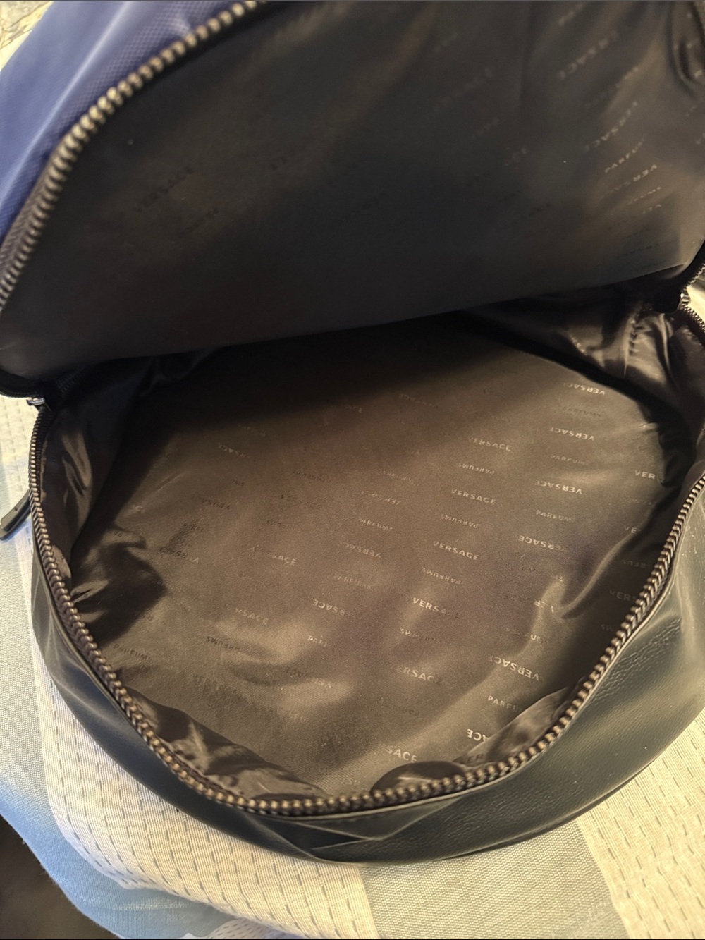 Men's Navy Drawstring Backpack - Picture 4 of 10